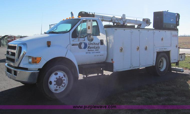 image for item E5838 2005 Ford F750 XLT Super Duty service truck