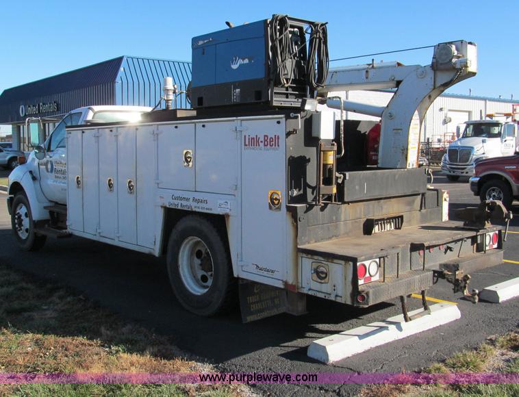 image for item E5838 2005 Ford F750 XLT Super Duty service truck