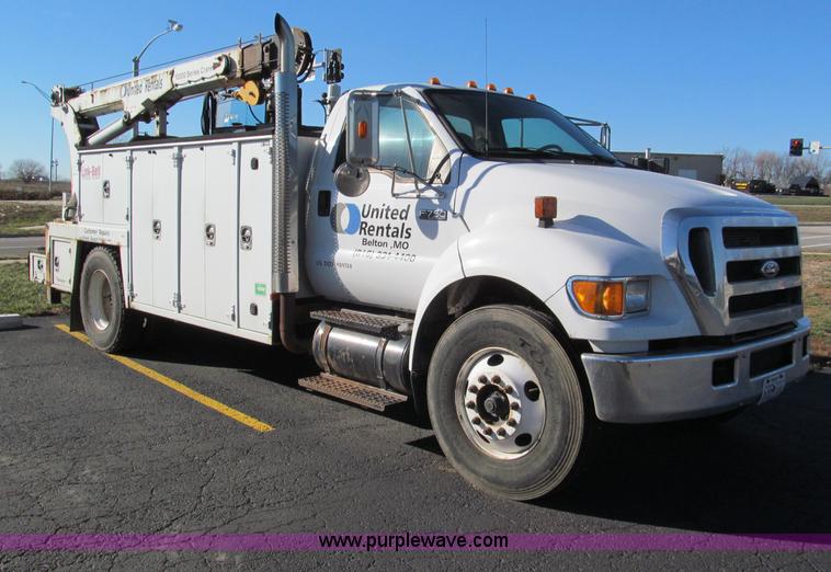image for item E5838 2005 Ford F750 XLT Super Duty service truck