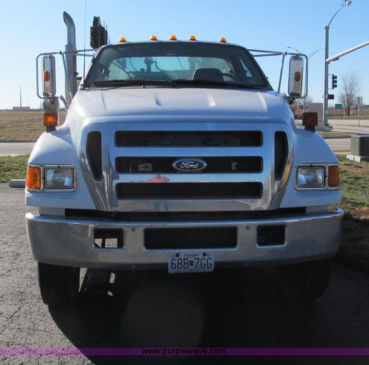 image for item E5838 2005 Ford F750 XLT Super Duty service truck