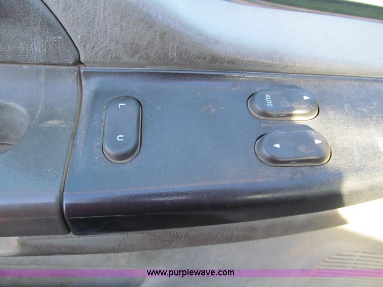 image for item E5838 2005 Ford F750 XLT Super Duty service truck