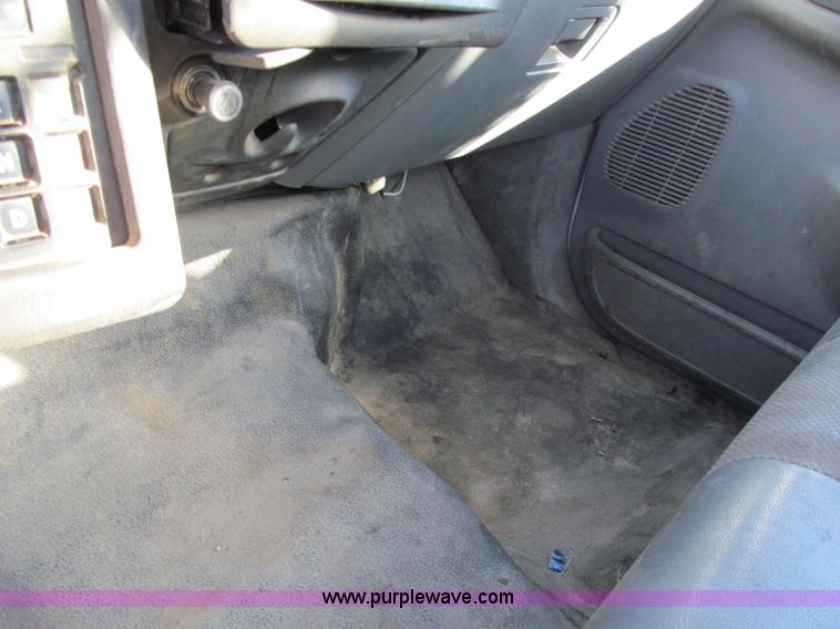 image for item E5838 2005 Ford F750 XLT Super Duty service truck