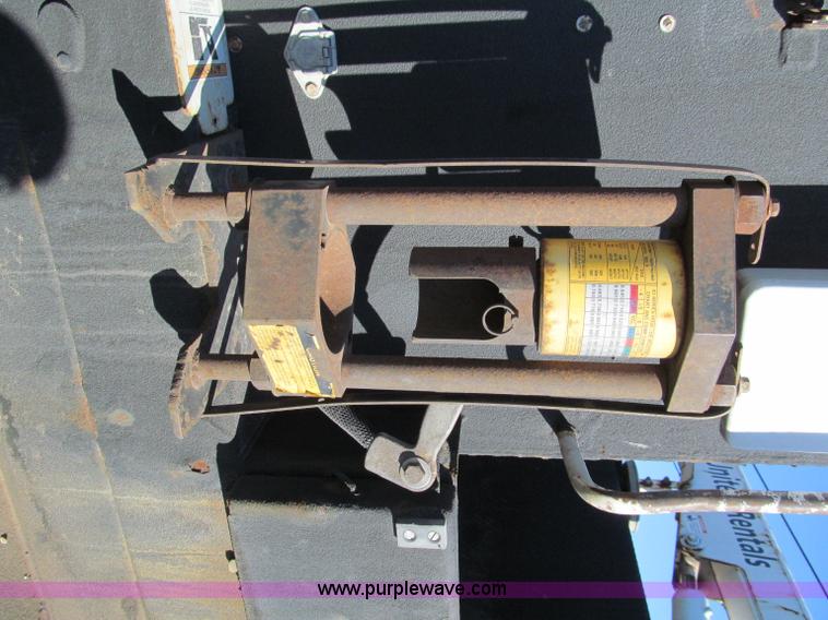 image for item E5838 2005 Ford F750 XLT Super Duty service truck