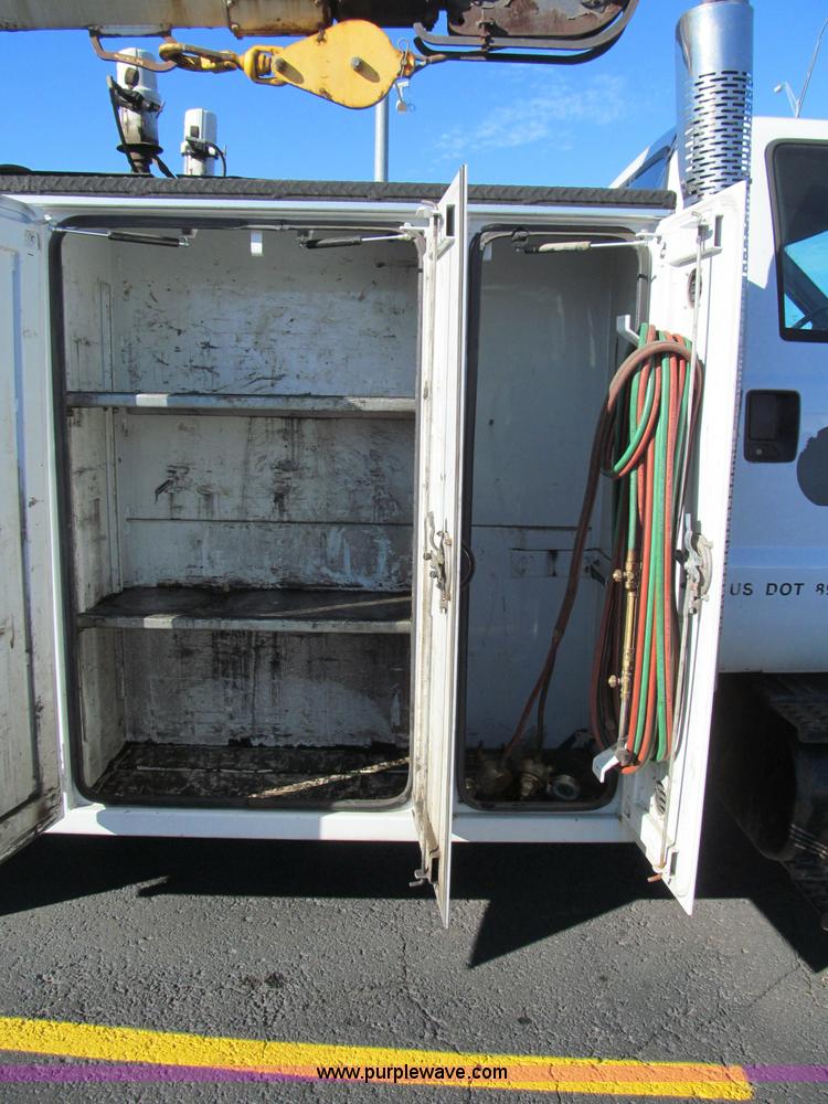 image for item E5838 2005 Ford F750 XLT Super Duty service truck