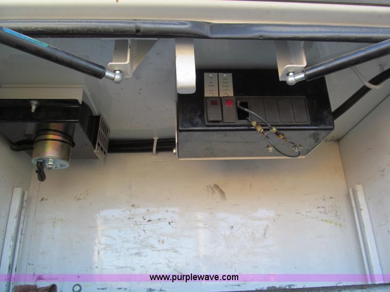 image for item E5838 2005 Ford F750 XLT Super Duty service truck