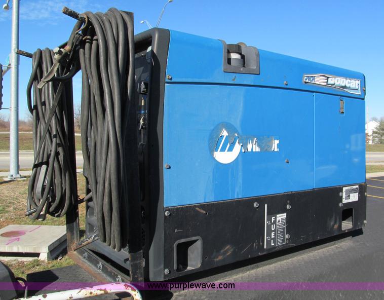 image for item E5838 2005 Ford F750 XLT Super Duty service truck