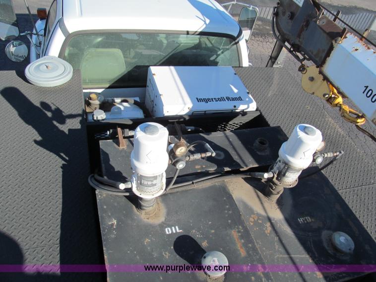 image for item E5838 2005 Ford F750 XLT Super Duty service truck