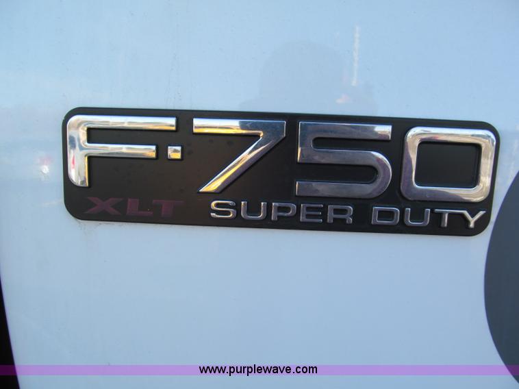 image for item E5838 2005 Ford F750 XLT Super Duty service truck