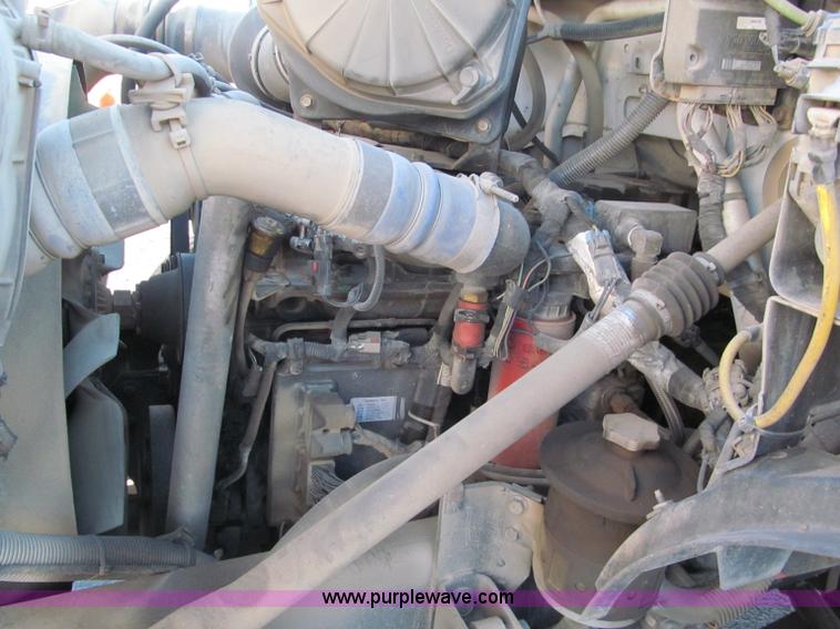 image for item E5838 2005 Ford F750 XLT Super Duty service truck