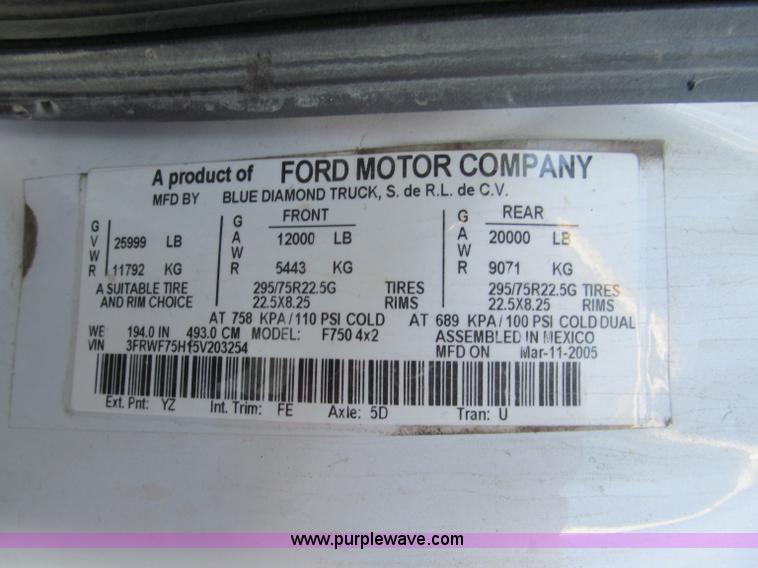 image for item E5838 2005 Ford F750 XLT Super Duty service truck