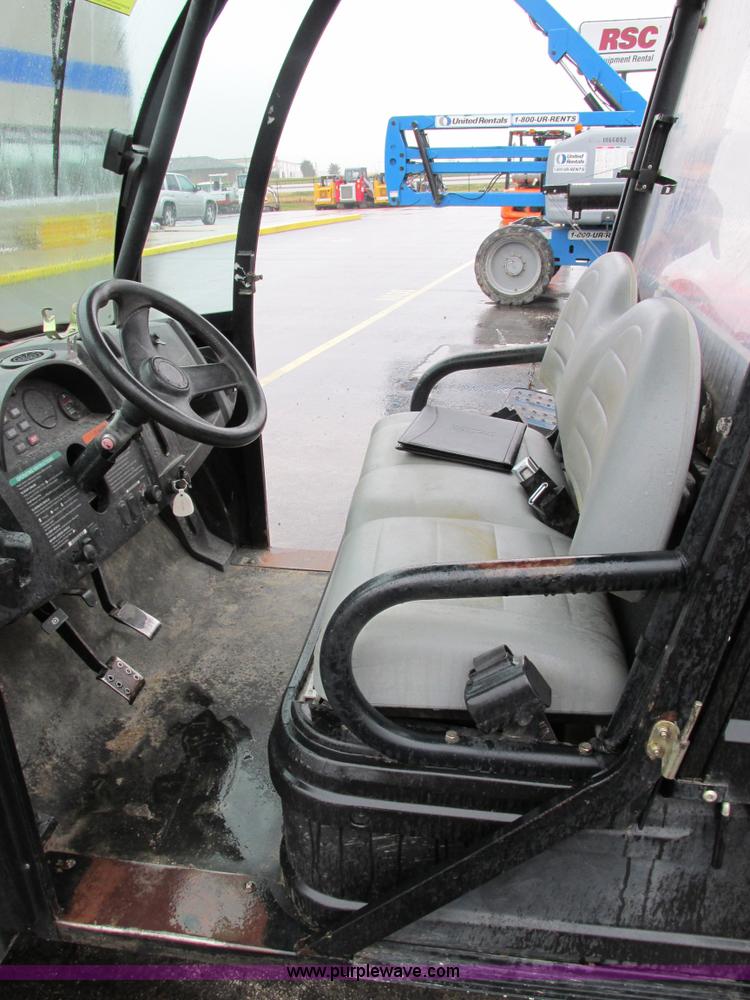 image for item E7001 2007 Club Car XRT1550 utility vehicle