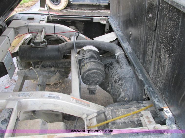 image for item E7001 2007 Club Car XRT1550 utility vehicle