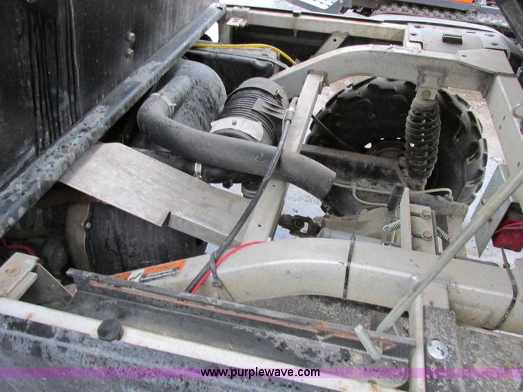 image for item E7001 2007 Club Car XRT1550 utility vehicle