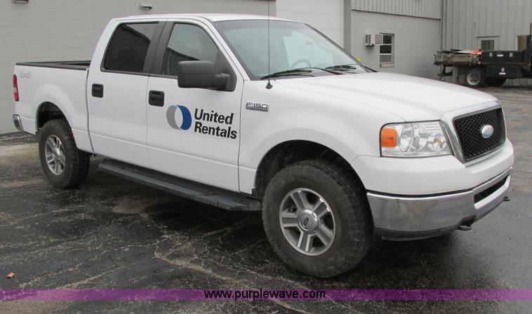 image for item E7002 2007 Ford F150 XLT SuperCrew pickup truck