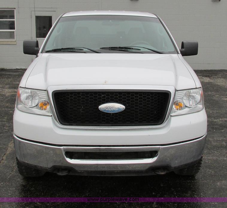 image for item E7002 2007 Ford F150 XLT SuperCrew pickup truck