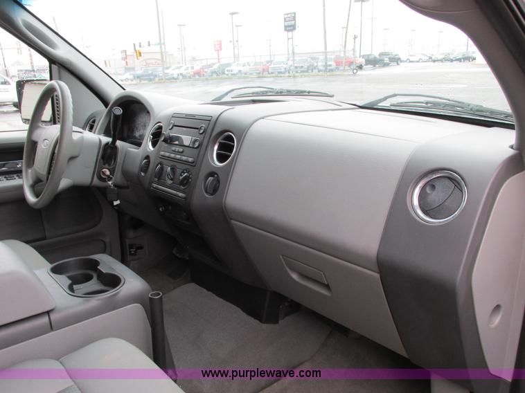 image for item E7002 2007 Ford F150 XLT SuperCrew pickup truck