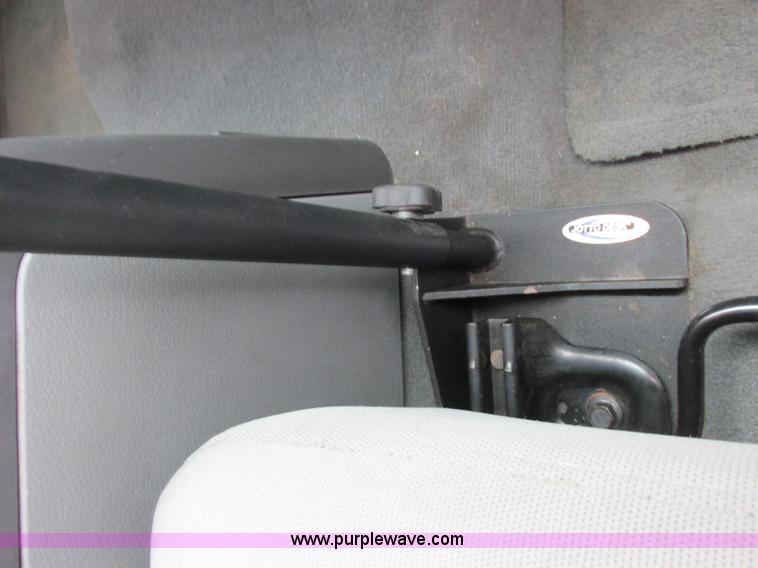 image for item E7002 2007 Ford F150 XLT SuperCrew pickup truck