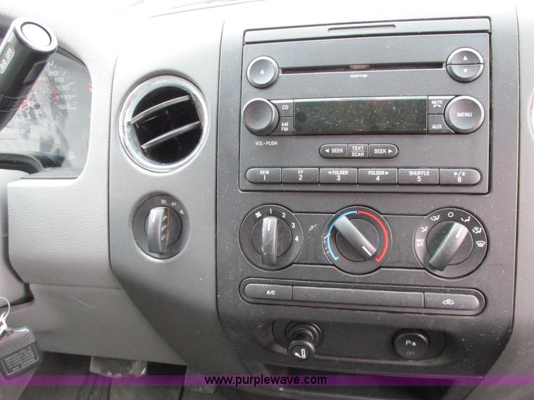 image for item E7002 2007 Ford F150 XLT SuperCrew pickup truck