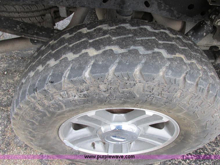 image for item E7002 2007 Ford F150 XLT SuperCrew pickup truck