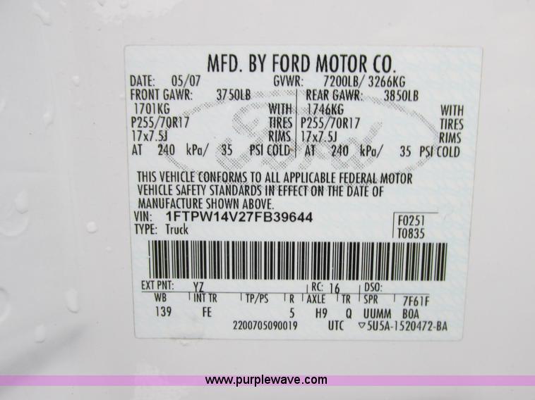 image for item E7002 2007 Ford F150 XLT SuperCrew pickup truck