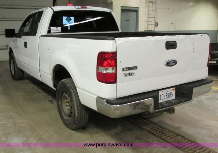 image for item E7003 2006 Ford F150 XLT SuperCab pickup truck