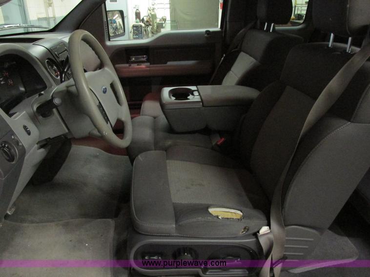 image for item E7003 2006 Ford F150 XLT SuperCab pickup truck