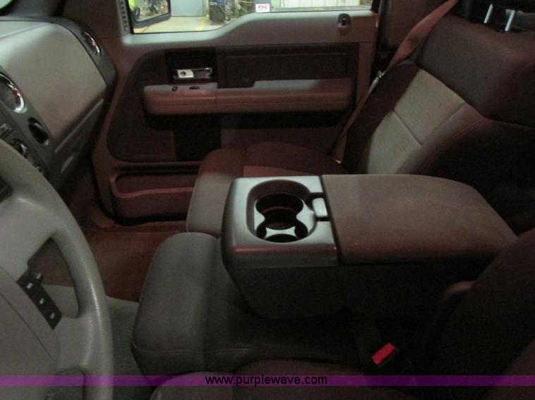 image for item E7003 2006 Ford F150 XLT SuperCab pickup truck