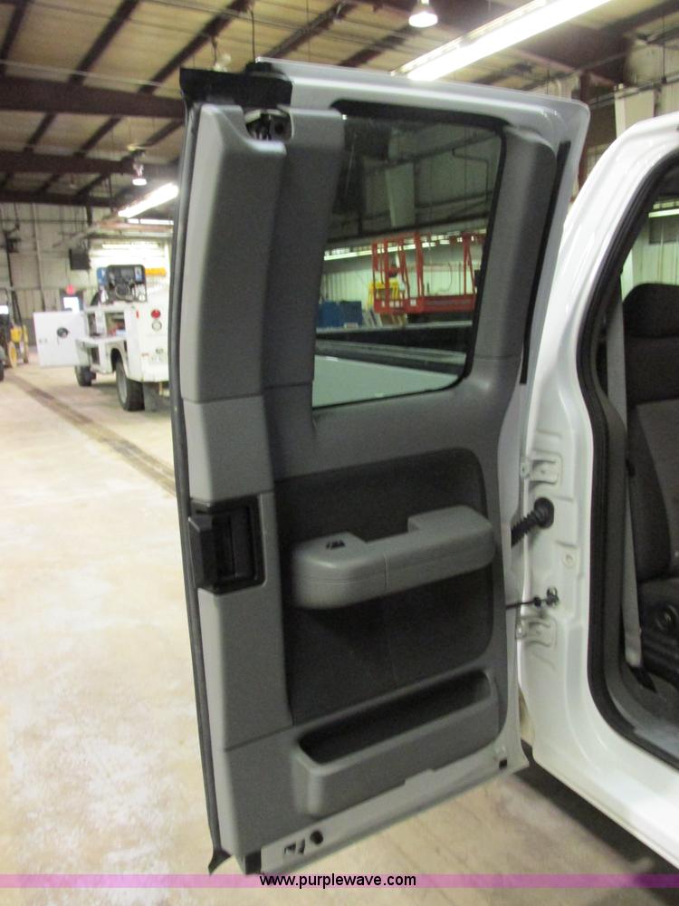 image for item E7003 2006 Ford F150 XLT SuperCab pickup truck