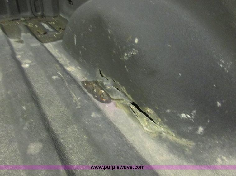 image for item E7003 2006 Ford F150 XLT SuperCab pickup truck