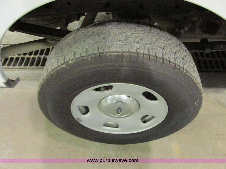 image for item E7003 2006 Ford F150 XLT SuperCab pickup truck