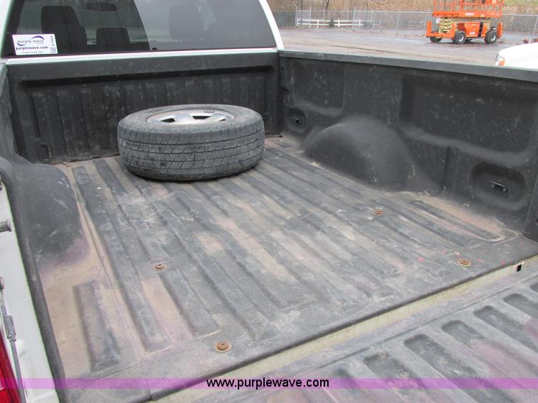 image for item E7004 2005 Ford F150 XLT SuperCab pickup truck
