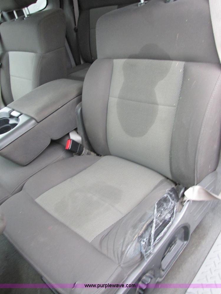 image for item E7004 2005 Ford F150 XLT SuperCab pickup truck