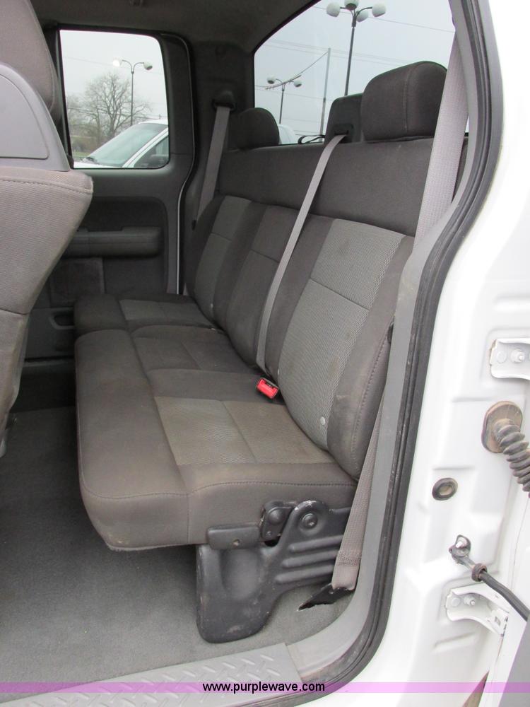 image for item E7004 2005 Ford F150 XLT SuperCab pickup truck