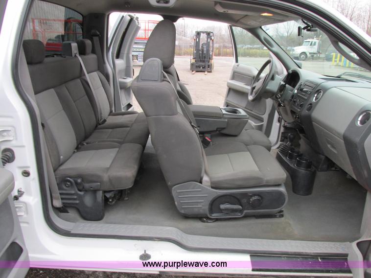 image for item E7004 2005 Ford F150 XLT SuperCab pickup truck