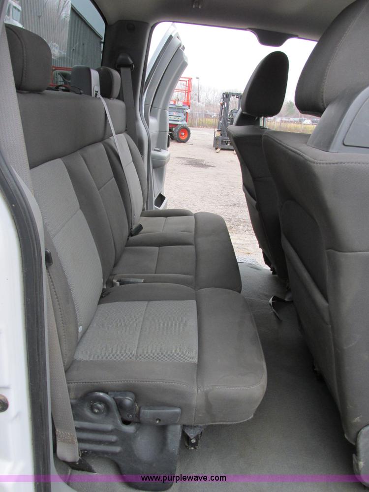 image for item E7004 2005 Ford F150 XLT SuperCab pickup truck