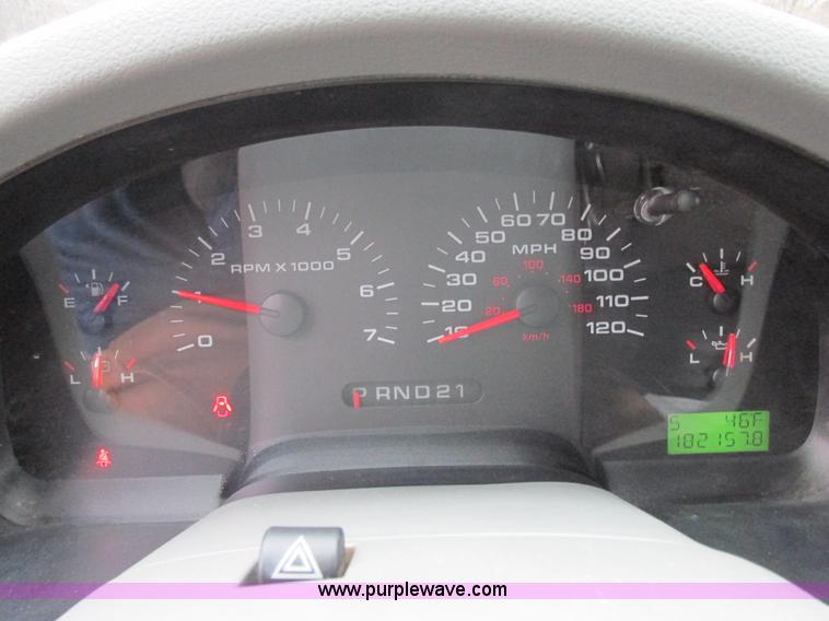 image for item E7004 2005 Ford F150 XLT SuperCab pickup truck