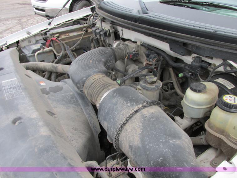 image for item E7004 2005 Ford F150 XLT SuperCab pickup truck