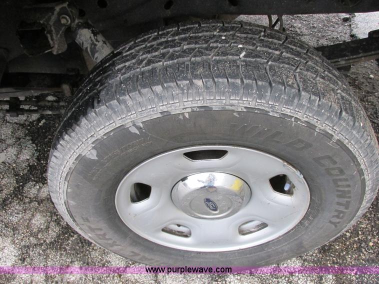 image for item E7004 2005 Ford F150 XLT SuperCab pickup truck