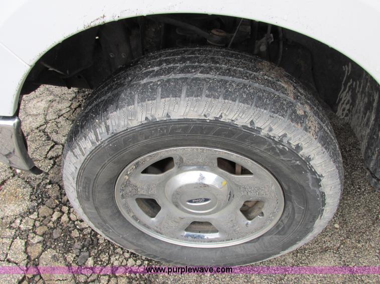 image for item E7004 2005 Ford F150 XLT SuperCab pickup truck