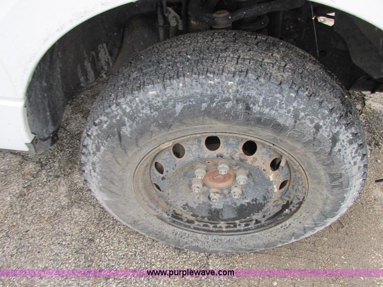image for item E7004 2005 Ford F150 XLT SuperCab pickup truck