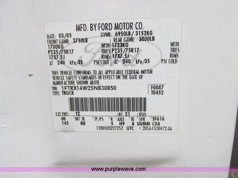image for item E7004 2005 Ford F150 XLT SuperCab pickup truck