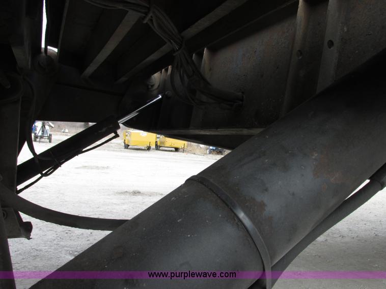image for item E7026 2005 Trail-Eze TE801 trailer