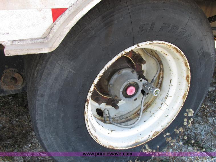 image for item E7028 2009 Ledwell LW53DD-SPRD 53' drop deck trailer