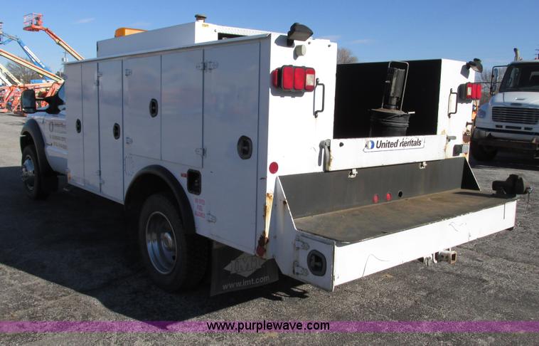 image for item F4152 2006 Ford F550 service truck