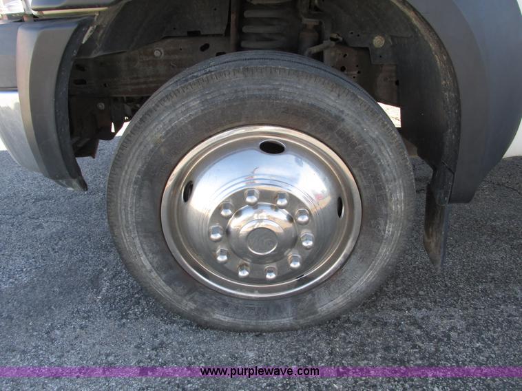 image for item F4152 2006 Ford F550 service truck