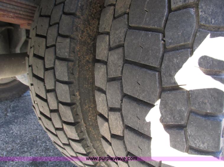 image for item F4152 2006 Ford F550 service truck