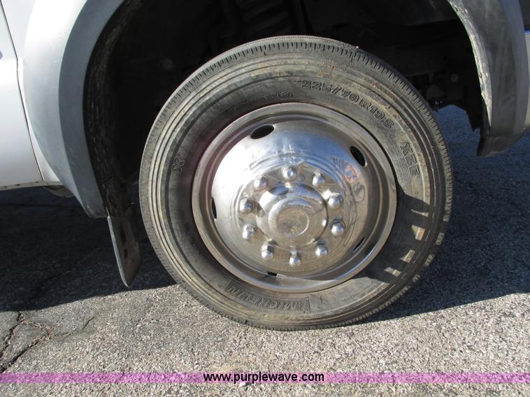 image for item F4152 2006 Ford F550 service truck