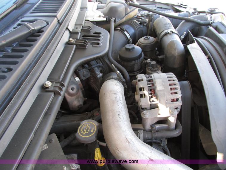 image for item F4152 2006 Ford F550 service truck