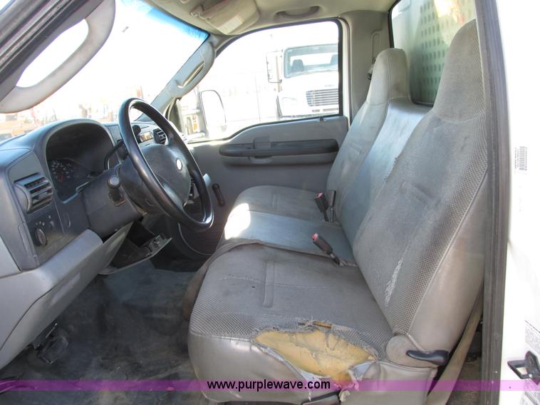 image for item F4152 2006 Ford F550 service truck