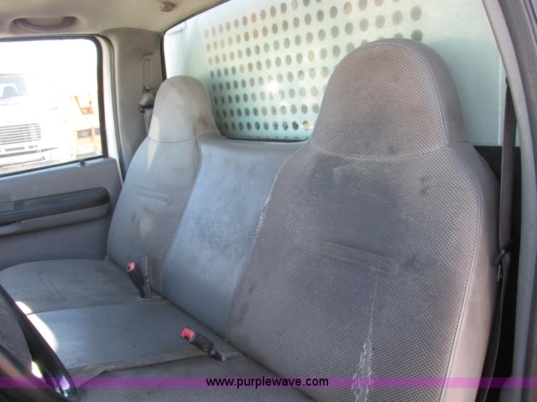 image for item F4152 2006 Ford F550 service truck